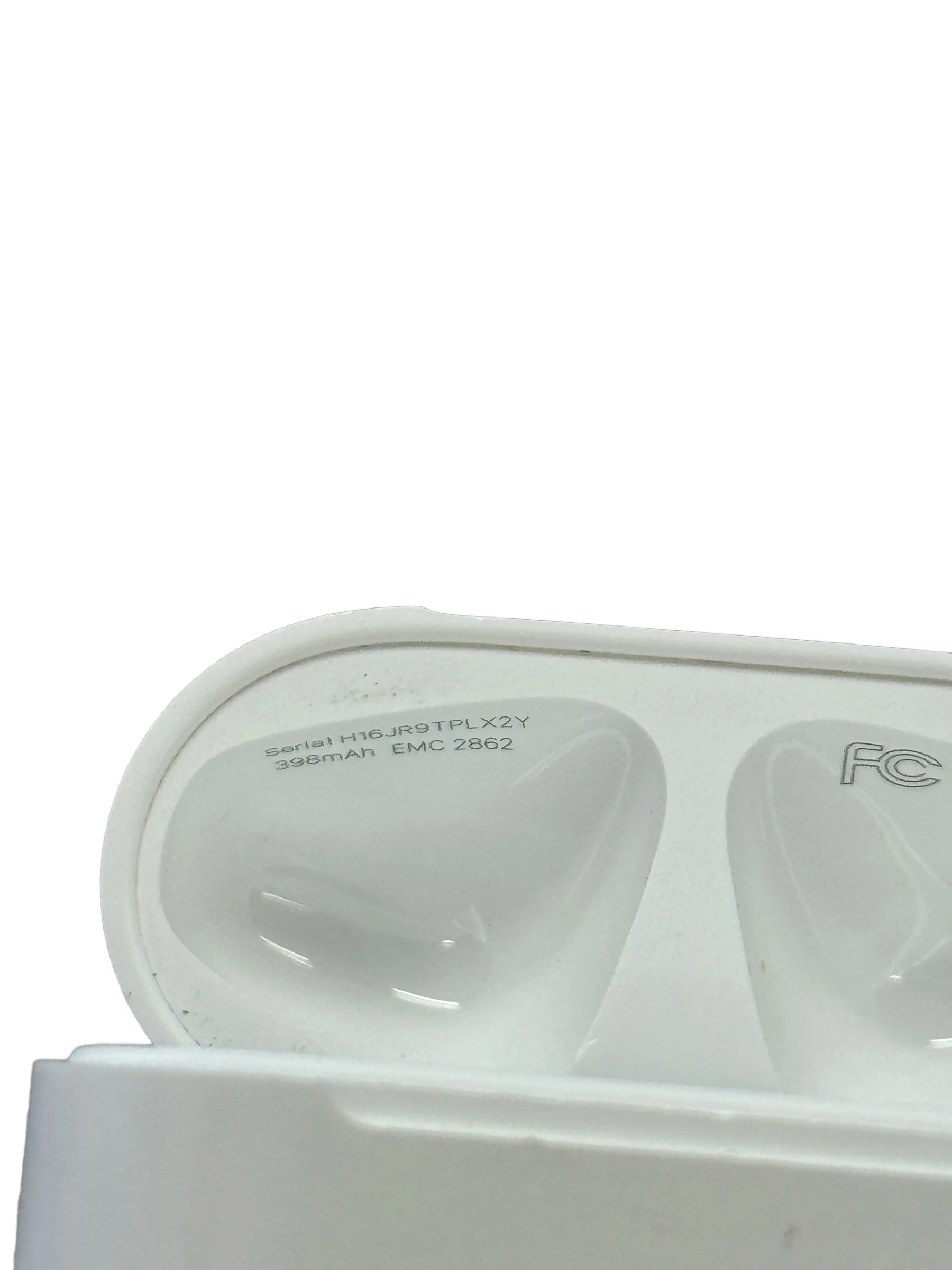AirPods 2nd Generation Charging Case Replacement (A1602) - Slightly Used - Image 4
